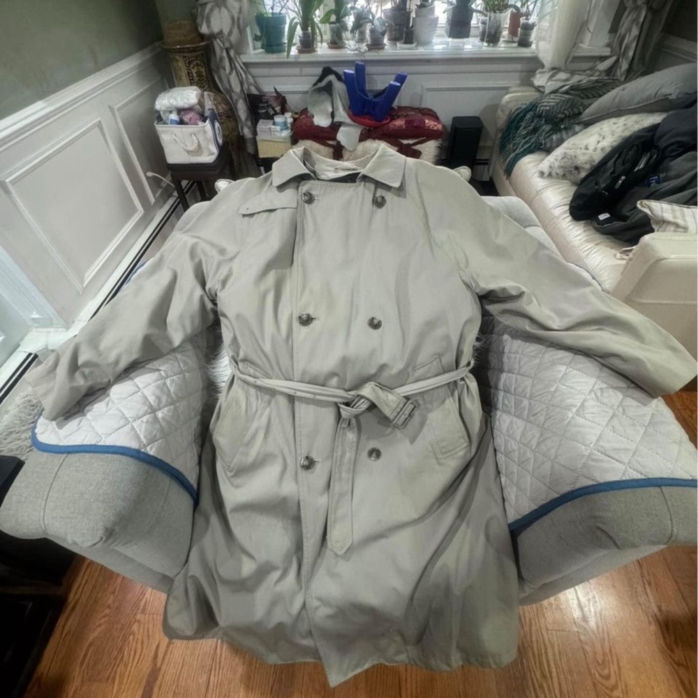Trench Coat - London Fog 42 Short